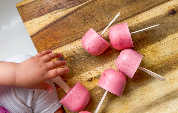 Banana and strawberry frozen yoghurt pops