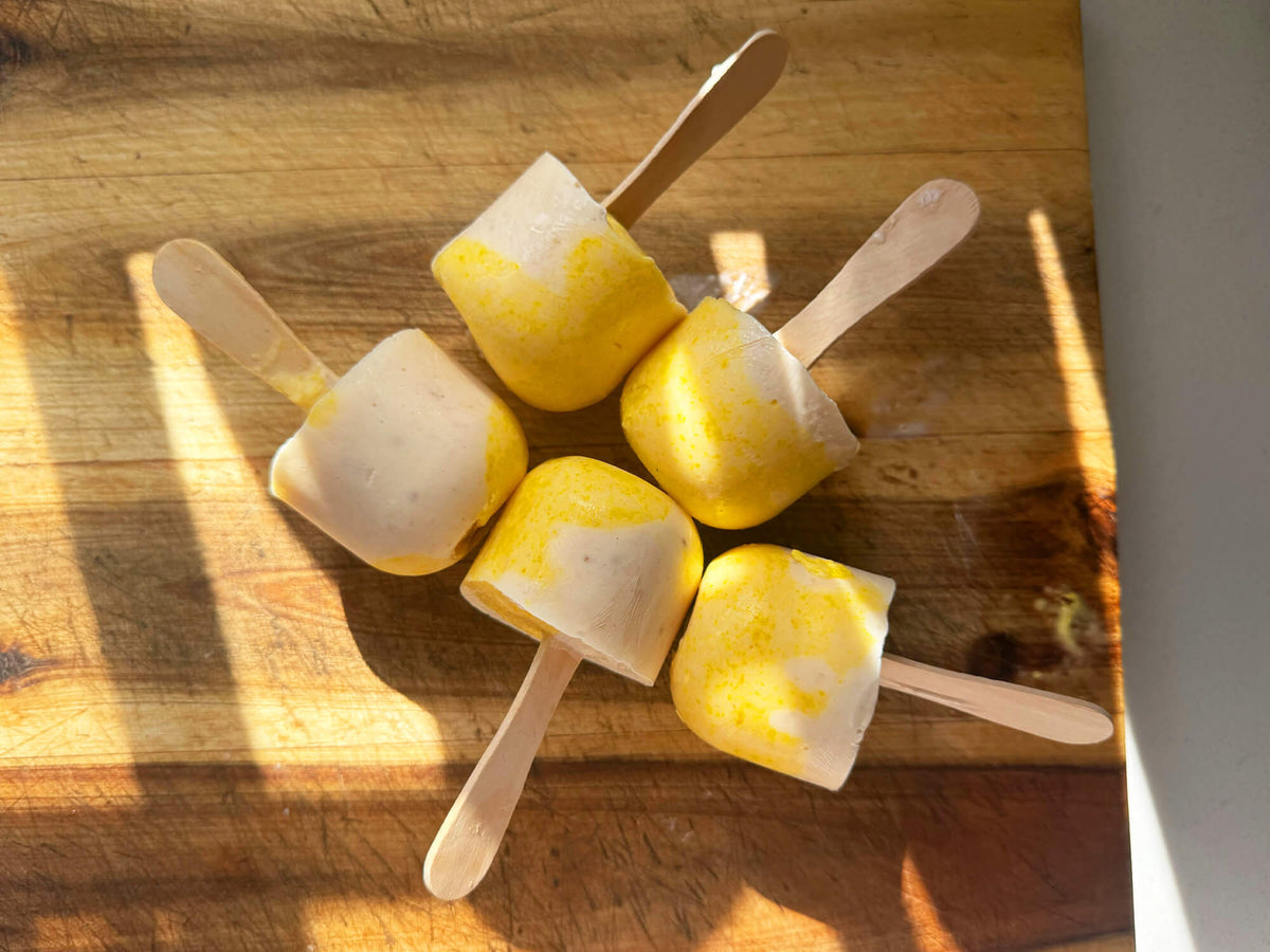 Mango & Banana Frozen Yoghurt Swirl Pops