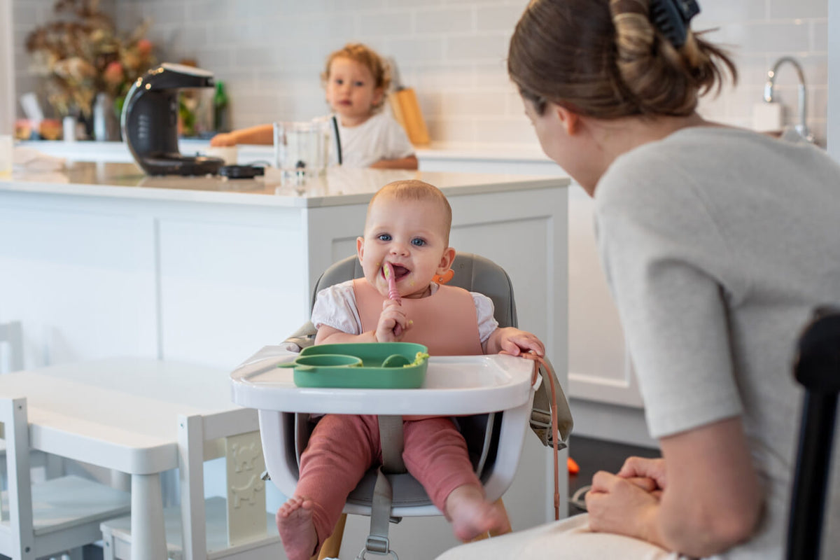 The ultimate first foods guide for babies (what to start with and when)