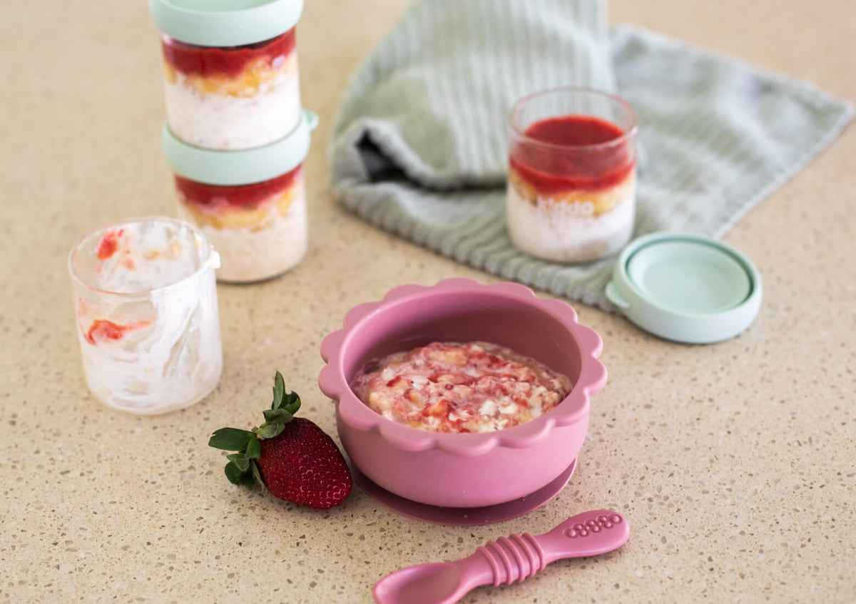 Banana & strawberry overnight oats